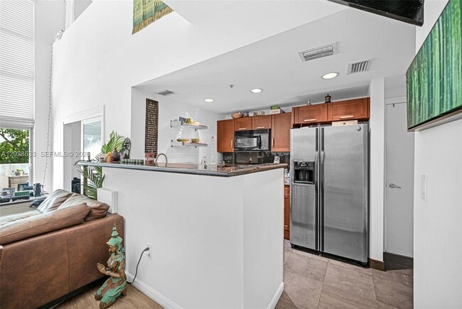 Building Photo - 7728 Collins Ave