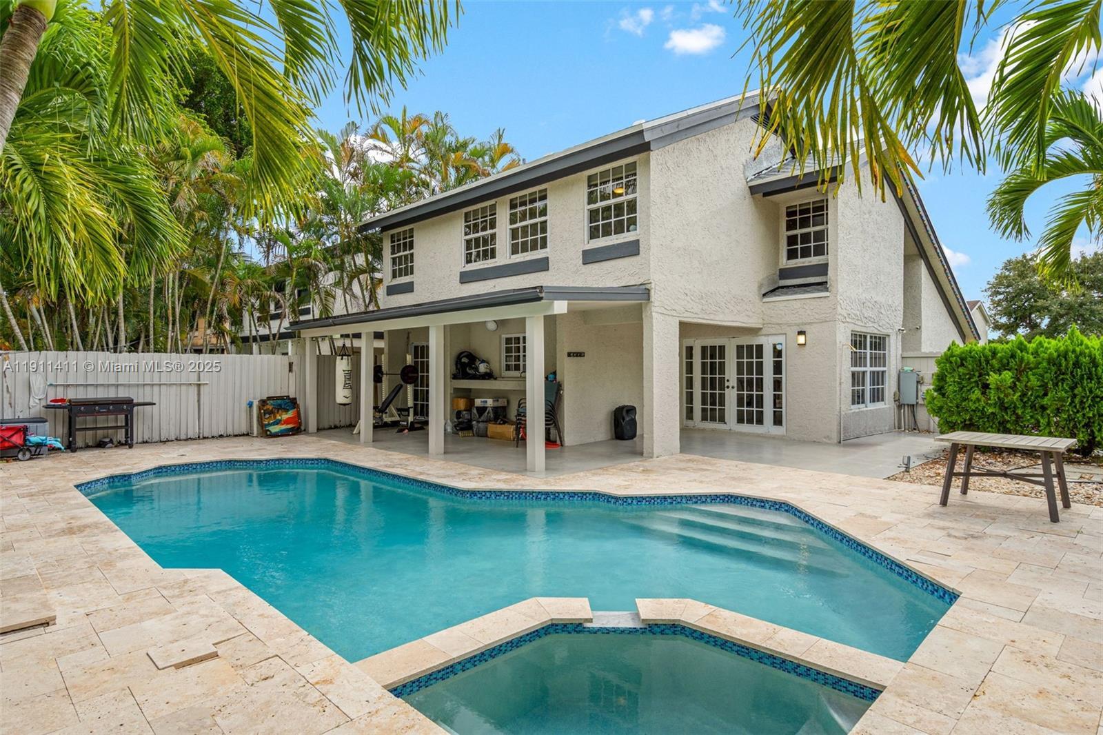 Building Photo - 8351 SW 39th Ct