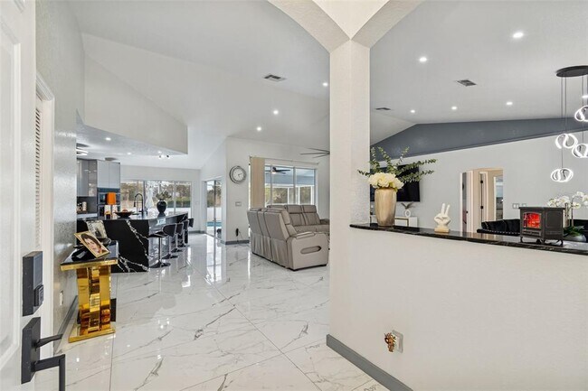 Building Photo - 1062 Greenturf Rd