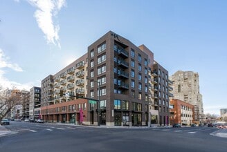 Building Photo - Modera Golden Triangle