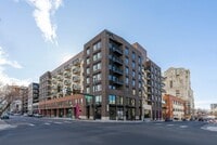Building Photo - Modera Golden Triangle