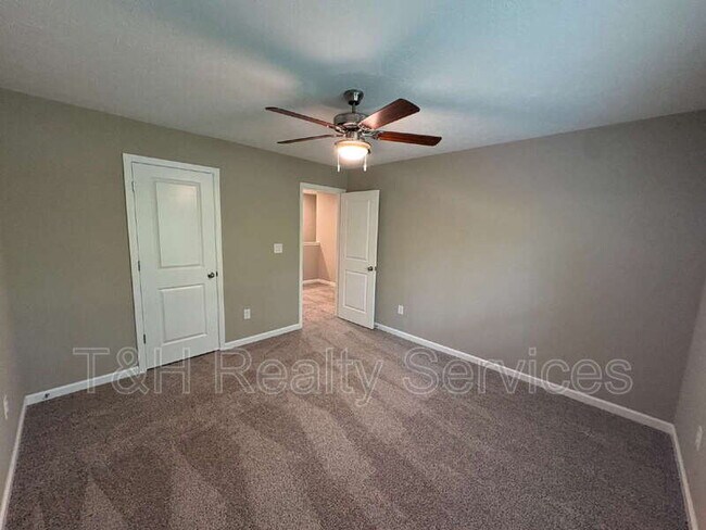 Building Photo - 5657 Brownstone Dr