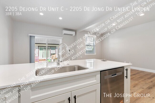 Building Photo - 2205 Dejong Dr Unit C