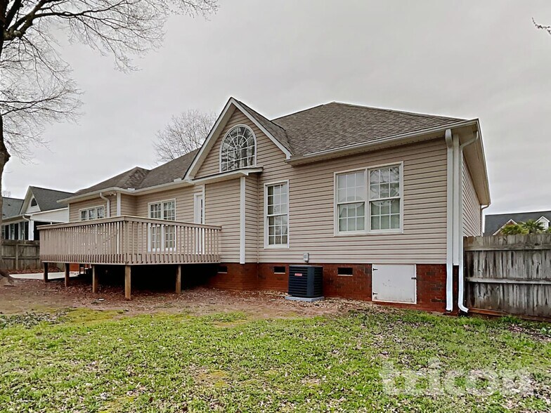 Building Photo - 618 Tillman Ct