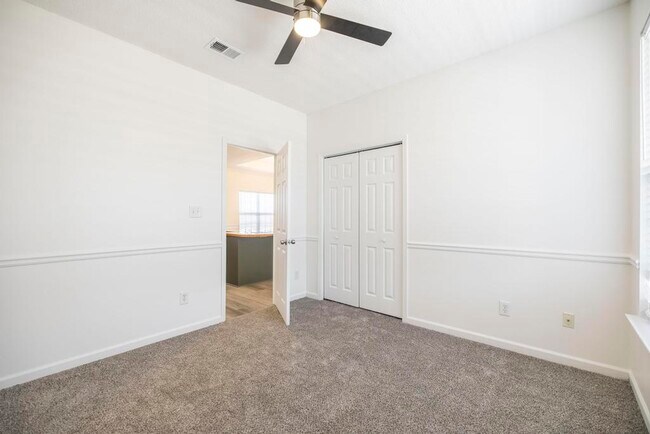 Building Photo - 807 Loudon Hill Dr