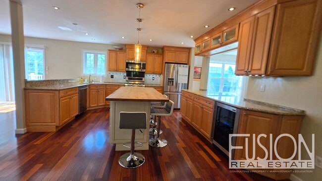 Building Photo - Elegant Four Bedroom Home in Dorset Farms!