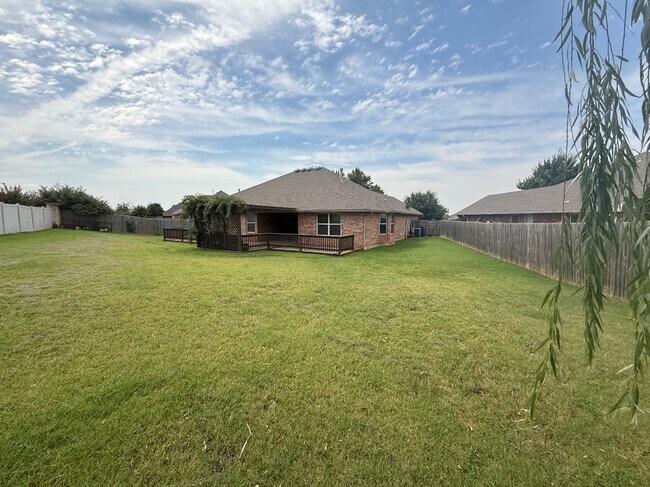 Building Photo - 19132 Cottonwood Ct