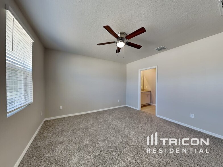 Building Photo - 7107 Amelia River Dr
