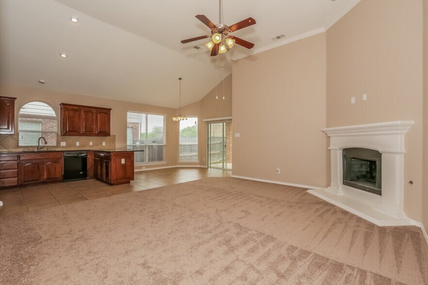 Building Photo - 6137 Kristen Dr