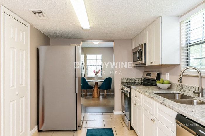 Building Photo - 9319 8th Ave