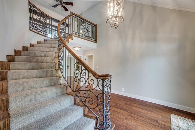 Building Photo - 211 Briarpark Dr