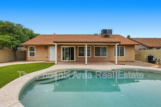 Building Photo - 4425 E Douglas Ave