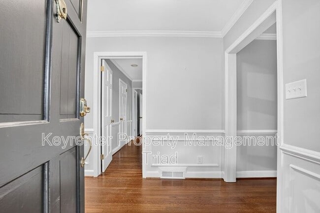Building Photo - 2408 Hawthorne St