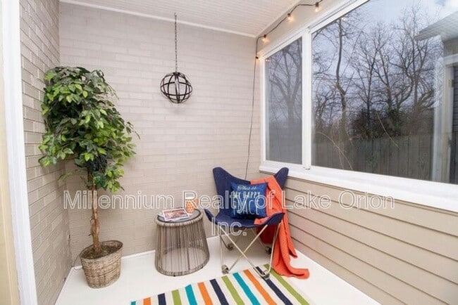 Primary Photo - 3857 Oak Knoll Rd