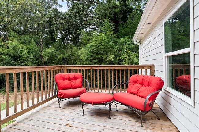 Building Photo - 3439 Jackson Dr