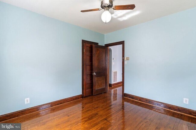 Building Photo - 7523 Webster Ln
