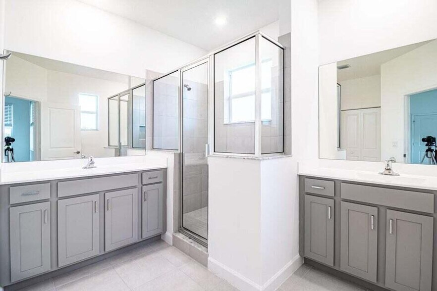 Building Photo - 4819 Navali Dr