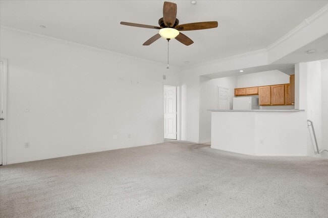 Building Photo - 5855 Valley Dr