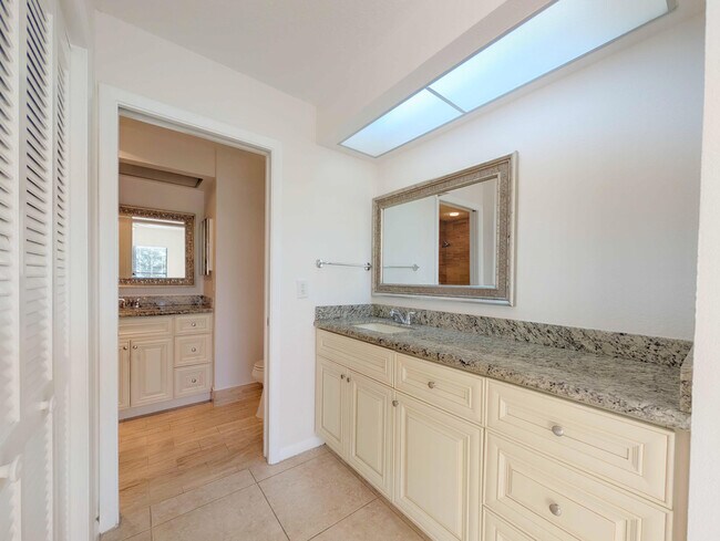 Building Photo - 7535 La Paz Blvd