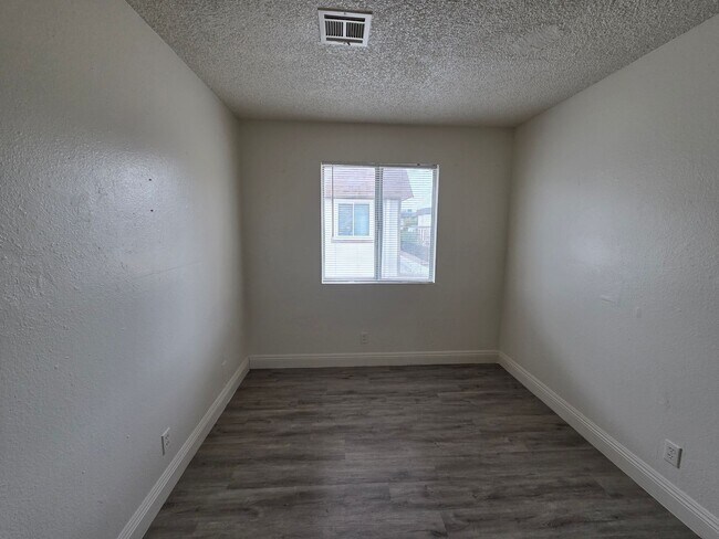 Building Photo - 156 Judy Ln