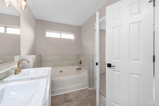 Building Photo - 6463 Sailport Cove