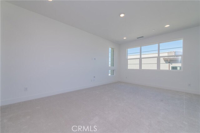 Building Photo - 27562 Juniper Ln