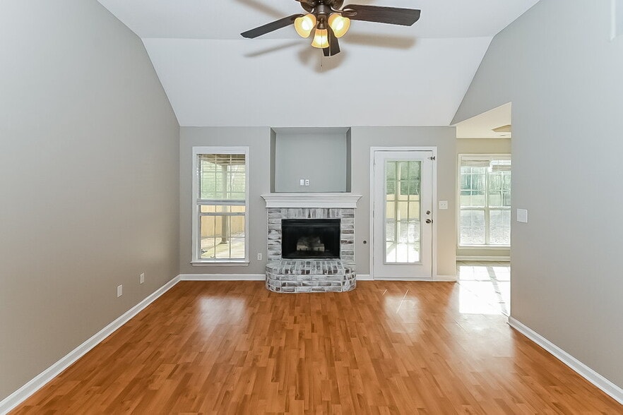 Building Photo - 1236 Biloxi St