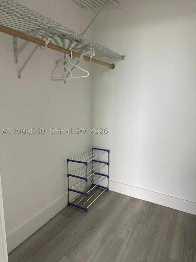 Building Photo - 9125 SW 77th Ave
