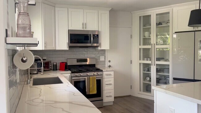 Building Photo - 21523 Dumetz Rd