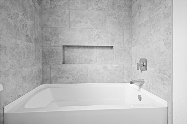 Building Photo - 16894 Balmoral St