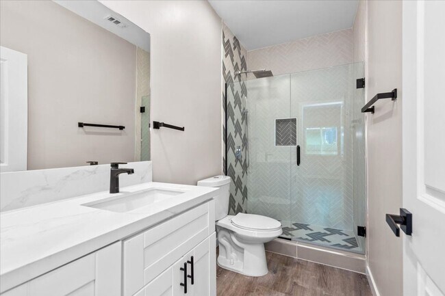 Building Photo - Brand new!