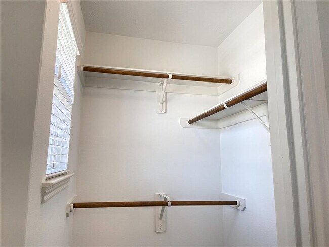 Building Photo - 27 Whitekirk Pl