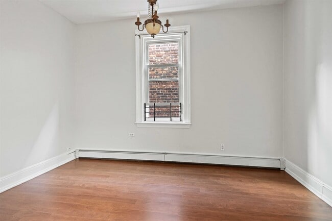 Building Photo - 415 Gregory Ave