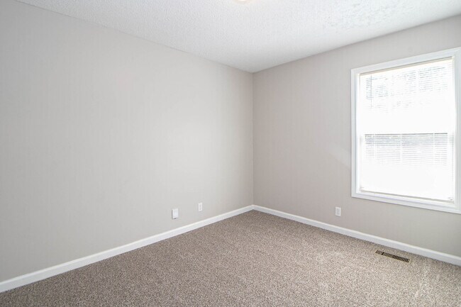 Building Photo - 233 Waterford Dr