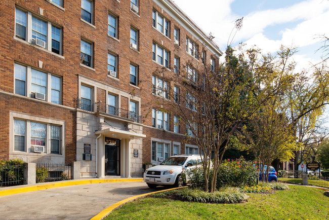 Building Photo - Pershing House