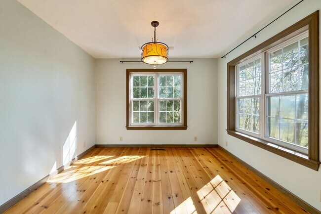 Building Photo - Craftsman Retreat in Camino – Updated 4BR Home on Quiet Lot!