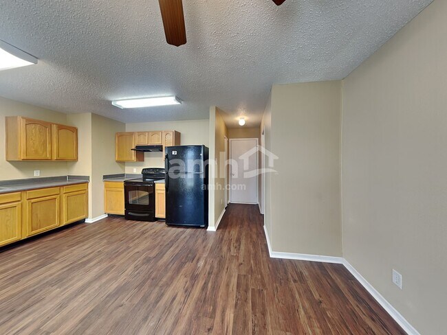 Building Photo - 536 Runnymede Ct