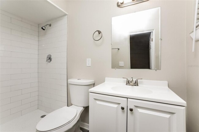 Building Photo - 5604 Fair Oak Ct