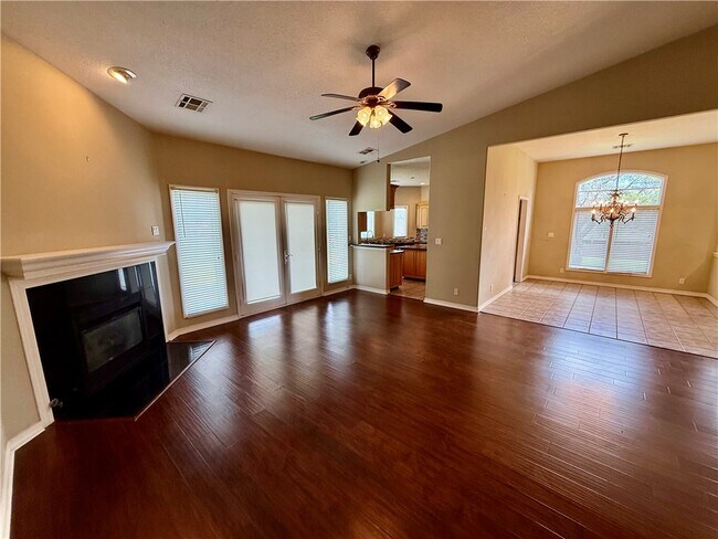 Building Photo - 4214 N Meadow View Dr
