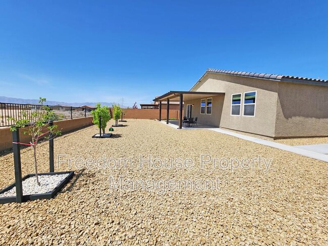 Building Photo - 3575 E Wallowa Dr