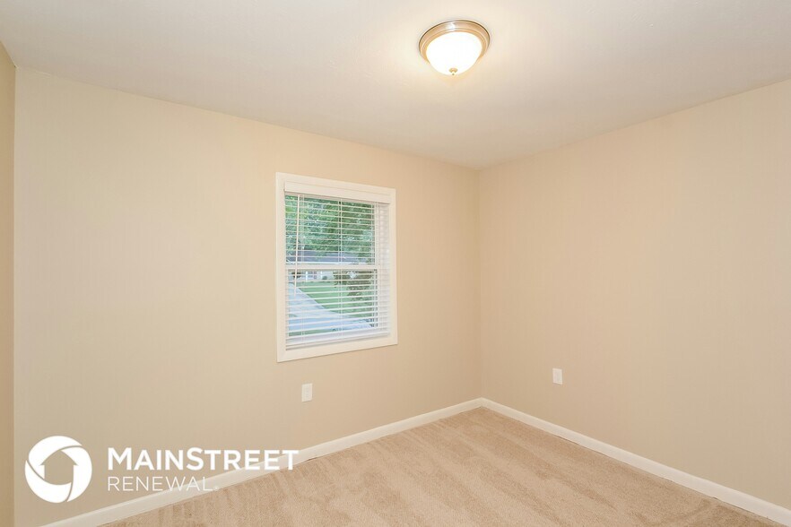 Building Photo - 4545 Sahara Dr SW