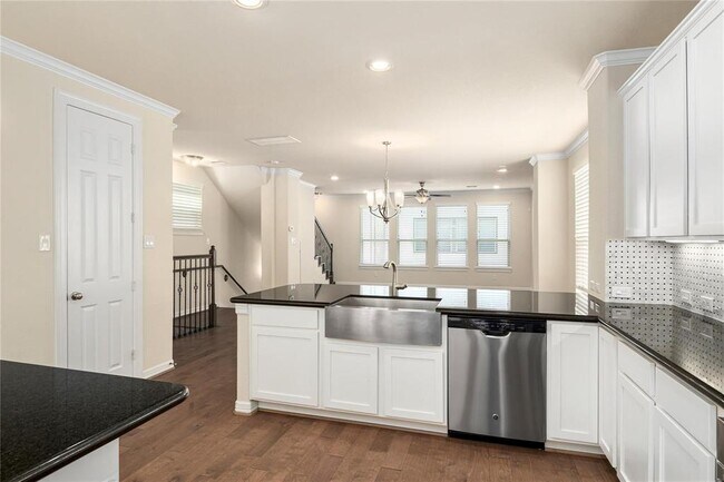 Building Photo - 1511 Peyton Oaks Pl