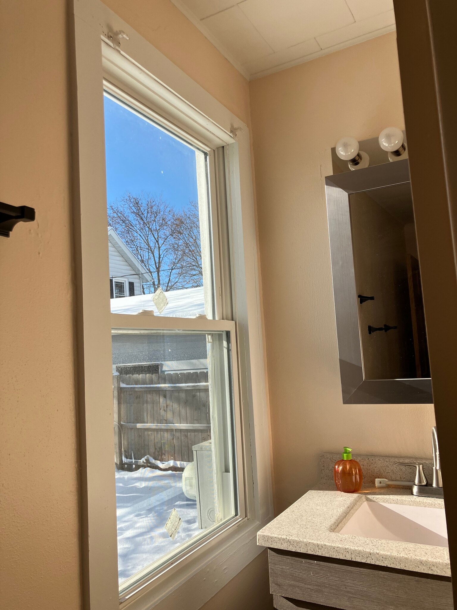 Building Photo - 327 5th Ave