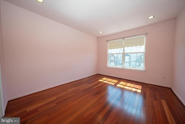 Building Photo - 234 Lookout Pl