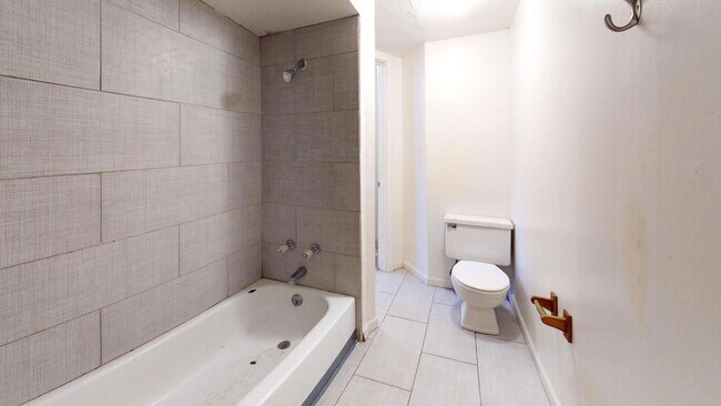 Building Photo - 26 W Hollister St