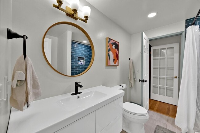 Building Photo - 7/1 Kent East Hill 4 bedroom rambler with ...