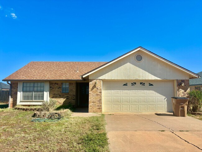 Building Photo - COMING SOON - 3 Bedroom Home in the Bluffs!!