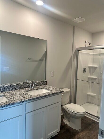 Master bathroom - 4162 High Glen Dr