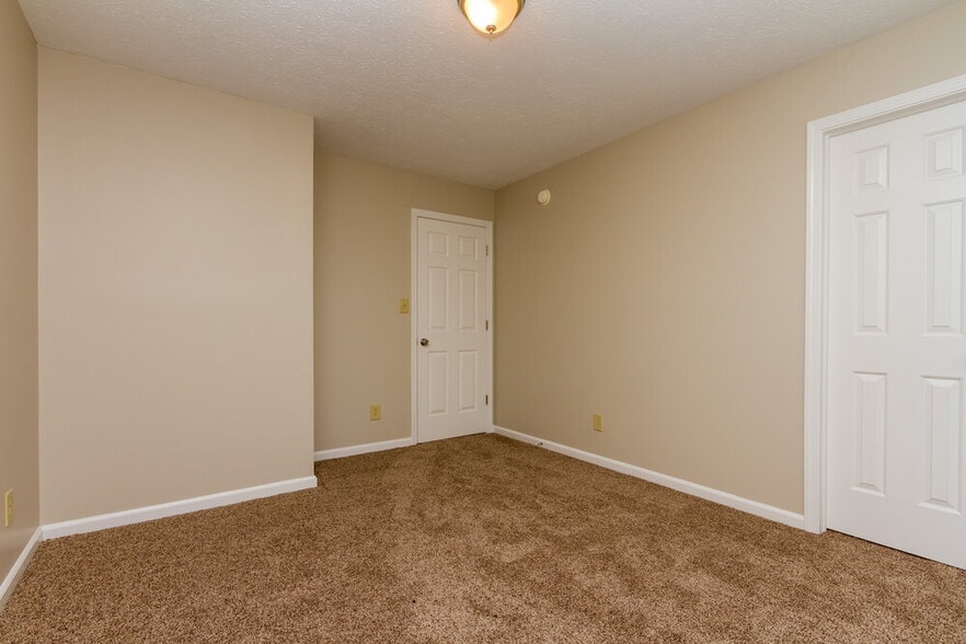 Building Photo - 8233 Twin River Dr