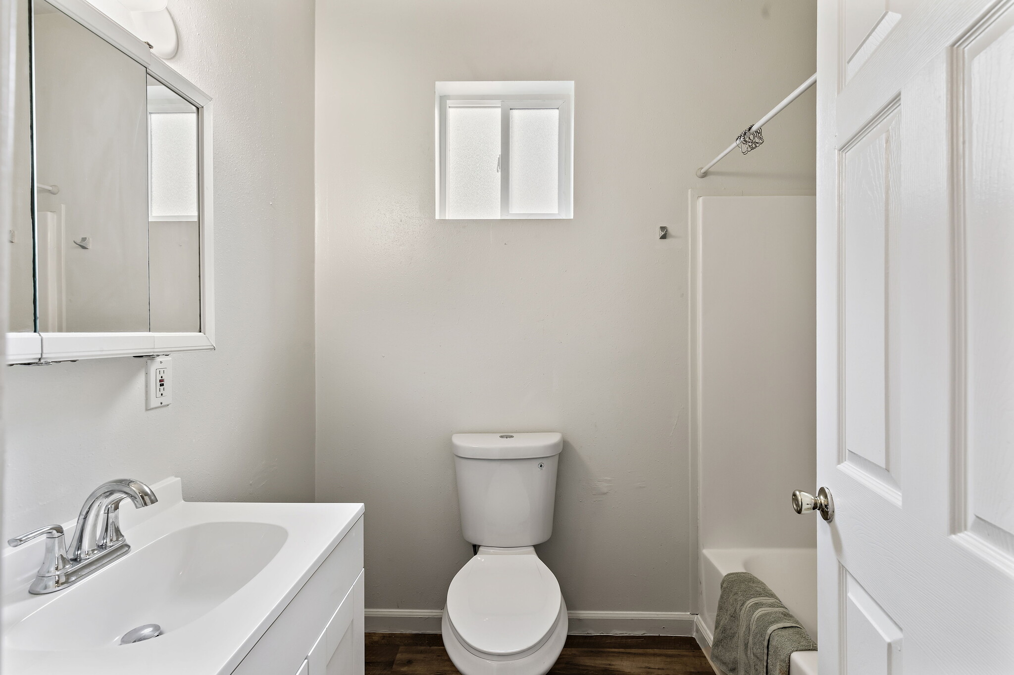 Upper Bathroom - 1521 E Spruce St
